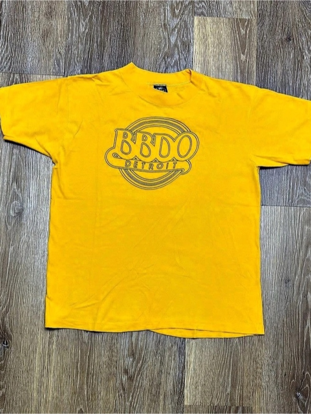 Anvil Detroit graphic tee Graphic Tee in Yellow Size Medium
